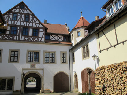 Vom Graf-Eberstein-Schloss ist nur noch das "Vordere Schloss" (Bauzeit 1520-1580) vorhanden. Im Schloss ist u.a. das weltgrößte Bügeleisenmuseum untergebracht.