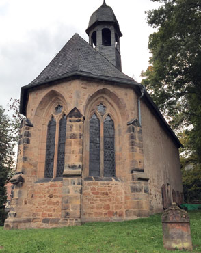 Lahnwanderweg: Michelchen (Kapelle St. Michael) in Marburg, steht gegenüber der Elisabethkirche.