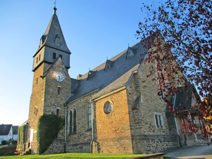 Die Grundlage der Kirchen für die Modelleisenbahn der Firma Kibri ist die evangelische  Kirche von Aumenau