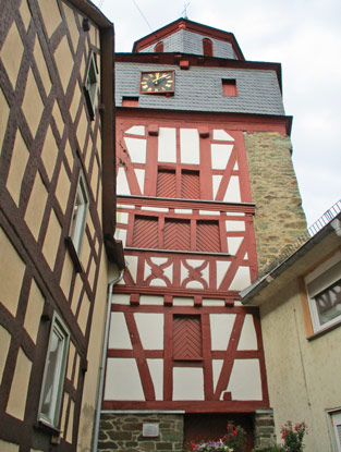 Lahnwanderweg: Glockenturm - ein ehemaliger Wehrturm  an der Stadtmauer von Runkel