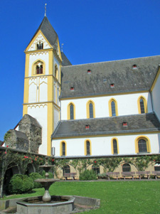 Südwestturm und ehemalige Burgmauer vom Kloster Arnstein