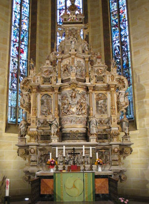 Der 10 m hohe Sandsteinaltar der evangelischen Stadtkirche St.  Marien von Pirna