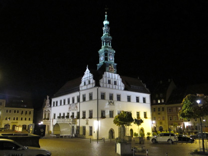 Das Rathaus auf dem Marktplatz von Pirna wurde 1485 erbaut und mehrmals umgestalte