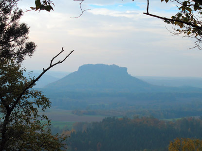 Vom Felsplateau bei Waitzdorf gibt es mehrere Aussichtspunkte in Richtung Polenztal und Lilienstein