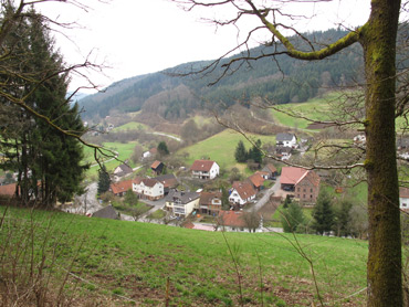 Schöllenbach ist ein geteilter Ort: Der kleinere Teil gehört zu Baden-Württemberg, der größere zu Hessen