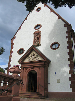 Wanderung Odenwald: Eingang zur Klosterkirche Engelberg