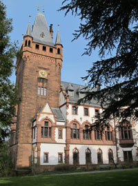 39 m hoher Schlossturm des Berckheimschen Schlosses in Weinheim