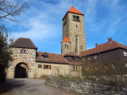 Die Wachenburg wurde im Stil einer Ritterburg vom Weinheimer Senioren-Convents zwischen 1907 und 1927 erbaut.