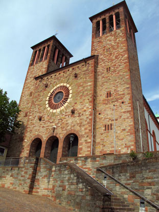 Burgensteig: Katholische Pfarrkirche St. Georg in Bensheim