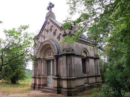 Die Gründer der Familie Battenberg sind in diesem Mausoleum auf dem Heiligenberg  beigesetzt