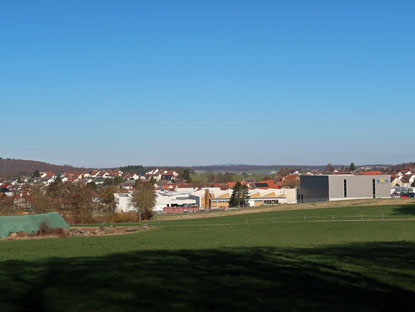 Bkick vom Parkplatz Grandes Semailes auf Rohrbach im Odenwald