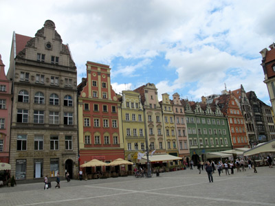 Der Marktplatz (Rynek) in Breslau weist eine große Dichte an Restaurants, Cafe´s  auf.