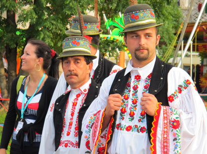 Folklorefestival in Zakopane: Teilnehmer der ungarischen Folkloregruppe 