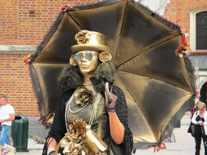 Mimen, die sich auf dem Karneval von Venedig sehen lassen könnten.