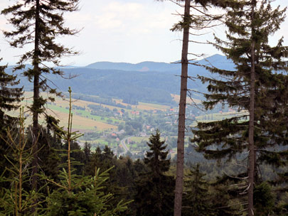 Blick vom Berg zurück auf Sucha Góra  auf Grzędy Górne (Oberkonradswaldau) 