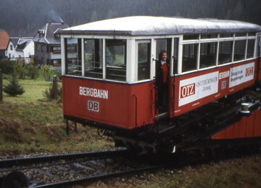 Das schlechte Wetter zwang uns ins Schwarzatal zu fahren. Die Oberweißbacher Bergbahn verkehrt zwischen Cursdorf und Obstfelderschmiede
