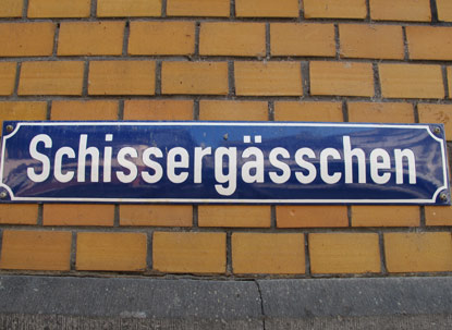 Wandern am Rhein: "Schissergässchen"  in St. Goar genannt nach seiner (früheren) Bestimmung