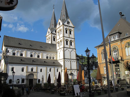 Wandern am Rhein: St. Severus Kirche aus dem 12. - 13. Jh.  in Boppard