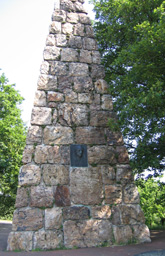 Goethedenkmal, errichtet 1932 zum 100. Todestag des Dichters. Zur Erinnerung an seinen Besuch am 6. Juli 1815