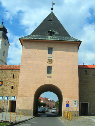 Leutschau: Das Košická brána (Kaschauer Tor) ist eins von drei erhaltenen Stadttoren von Levoča (Leutschau).