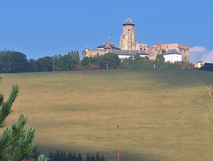 Zips: Die Lublauer Burg von Stará Ľubovňa (Alt-Lublau) diente zur Sicherung der ungarischen Grenze. 6 Jahre lang wurden die polnischen Königsschätze aufbewahrt.