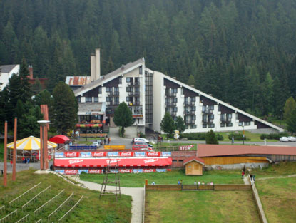 Hohe Tatra: Ideal gelegen im höchstgelegenen Luftkurort Štrbské Pleso (Tschirmer Bergsee) das Hotel FIS