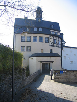 Eingang von Schloss Burgk