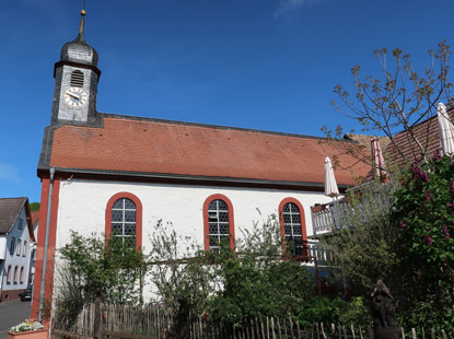 Evangeliche Kirche im Zentrum von Dorndiel