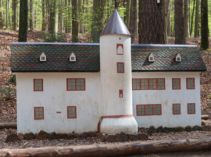 Miniaturnachbildung von Kloster Hchst in der Obrunnschlucht