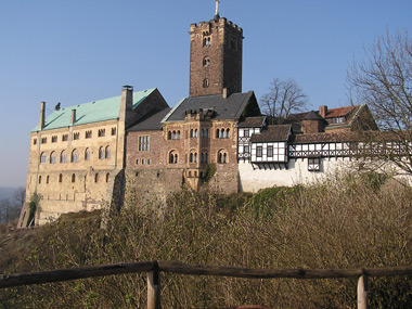 Weltkulturerbe Wartburg oberhalb der Stadt Eisenach. Martin Luther hatte sich hier unter dem Namen Junker Jörg 1521/1522 versteckt