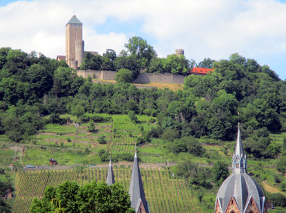 Blick von Heppenheim auf den Schlossbereg und die Starkenburg