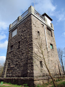 Vogesenweg: Eichelberg-Turm bei Oberflockenbach