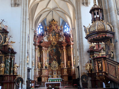 Welterbesteig Krems: Hochaltar der Piaristenkriche