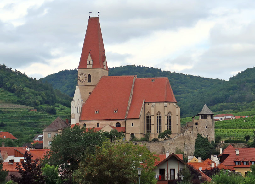 Welterbesteig Waxchau: Die Pfarrkirche Mariae Himmelfahrt in Weißenkirchen