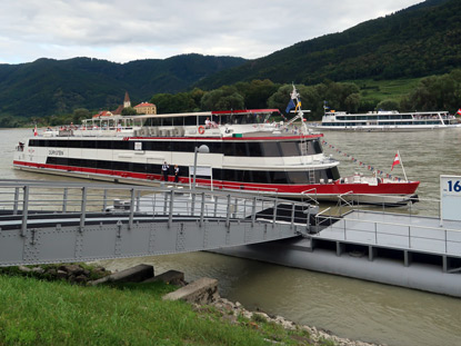 Welterbesteig Wachau: Schiffsanlegestelle in Spitz an der Donau