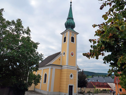 Welterbesteig Wachau: Pfarrkirche hl. Nepomuk in Unterbergern